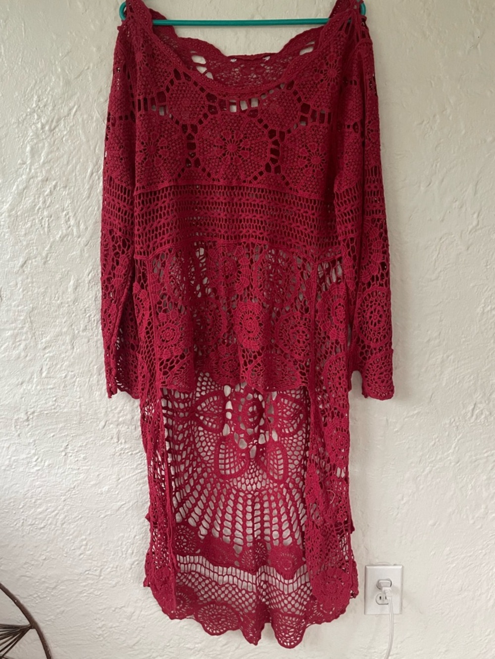 Saachi Red Crocheted Medallions High-Low Cover-Up Scalloped Neckline; M